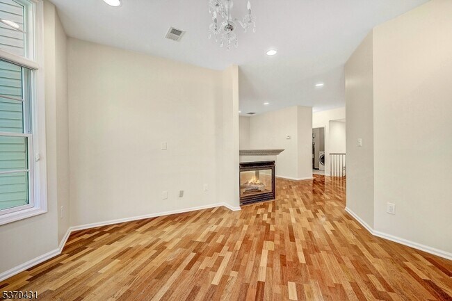Building Photo - 612 Kensington Ln