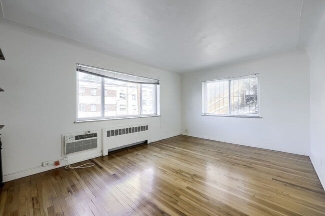 Building Photo - LOCATION!! LOCATION!! Beautiful 1 bedroom, 1 full bath condo in Capitol Hill neighborhood (1-mont...