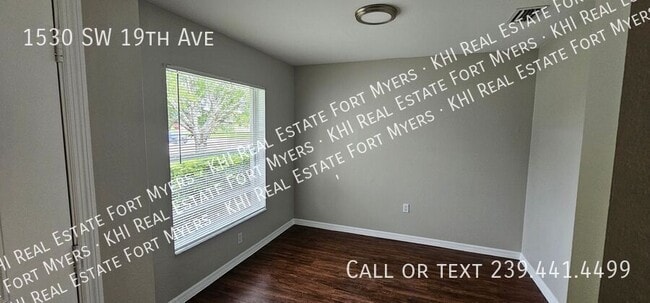 Building Photo - 1530 SW 19th Ave