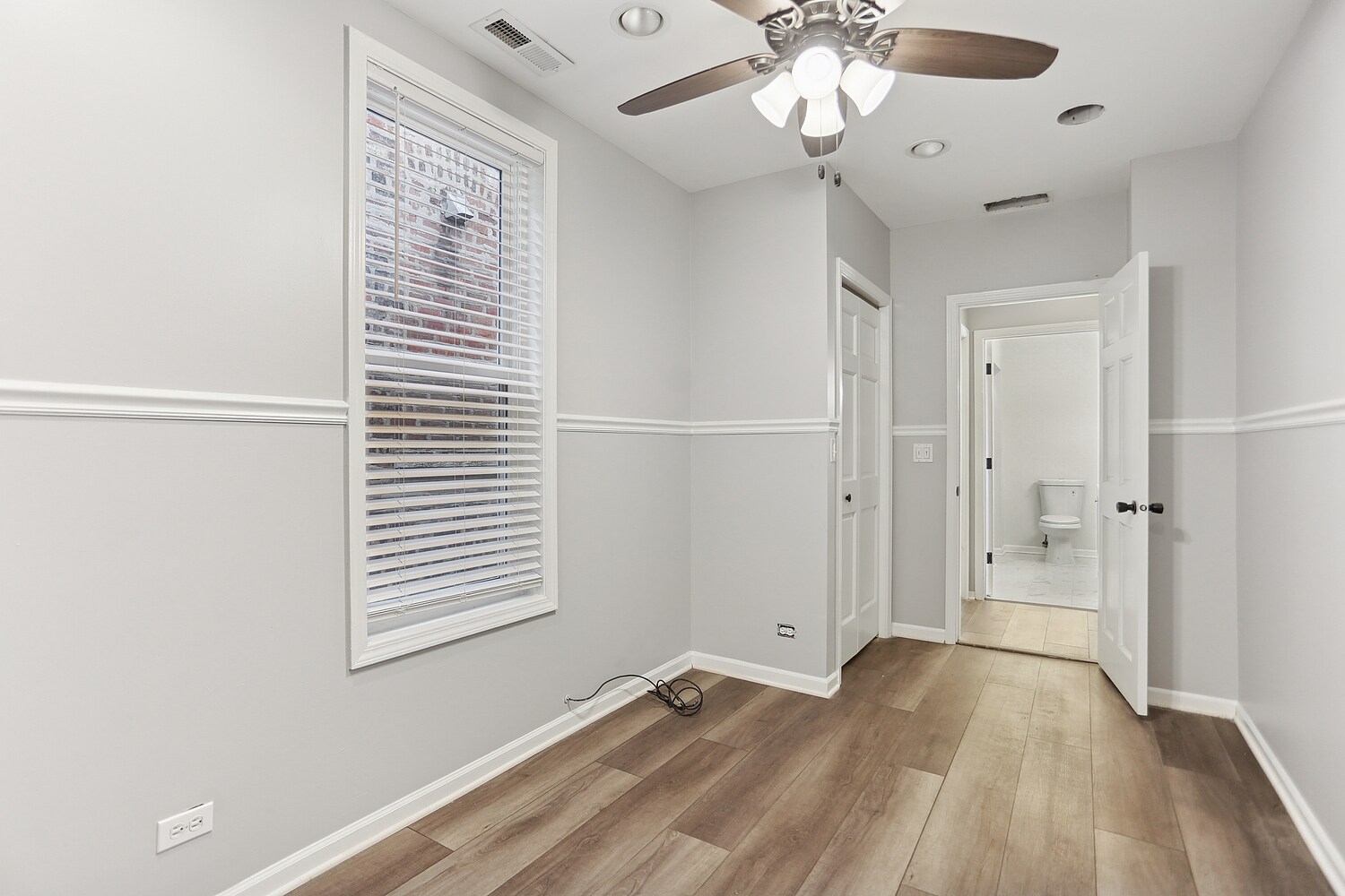 Building Photo - 3227 S Wells St