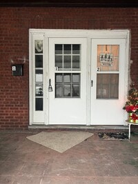 Building Photo - 705 Short St