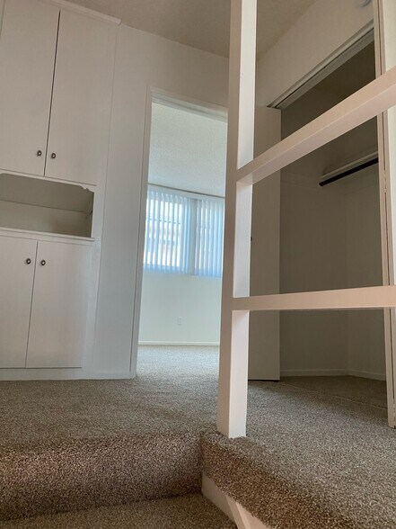 Building Photo - 21107 Victor St