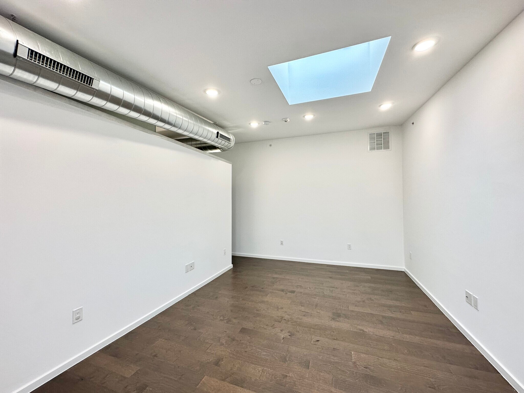 Building Photo - 1500 N 8th St