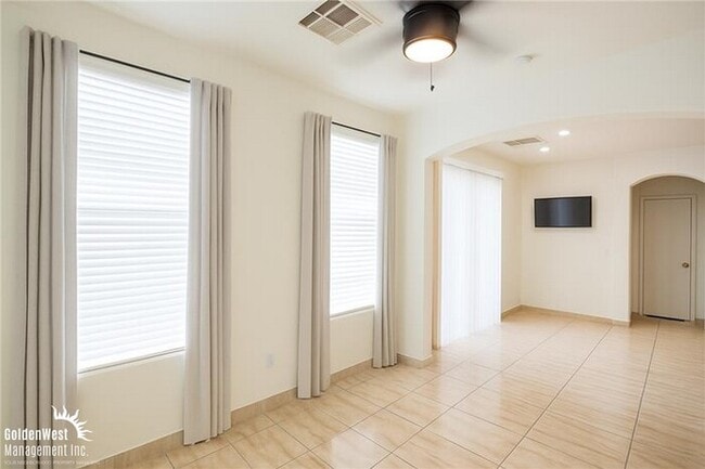 Building Photo - Gorgeous 3Bdm 2.5Ba Two-Story Home in Squire Village in a Gated Community!