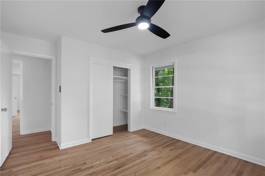 Building Photo - 2397 Sunset Dr NE