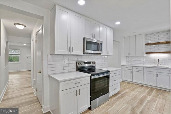 Building Photo - 123 Davis Ave SW
