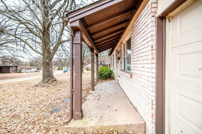 Building Photo - Charming 3-Bedroom Ranch Home in Hazelwood School District
