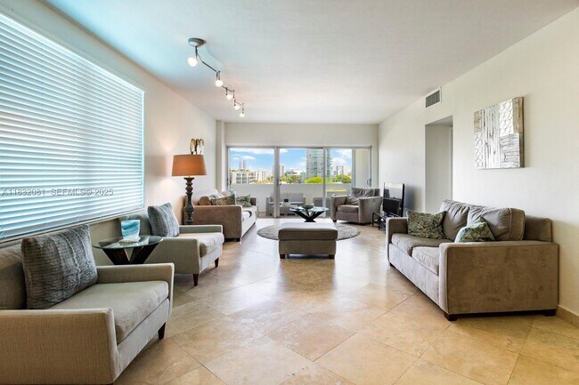 Building Photo - 3 Island Ave