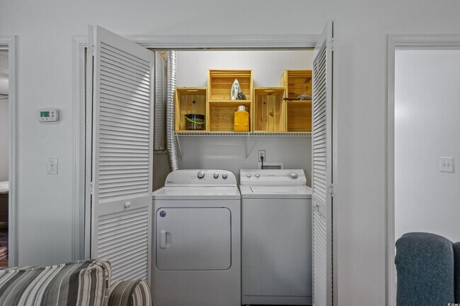 Building Photo - 1290 White Tree Ln