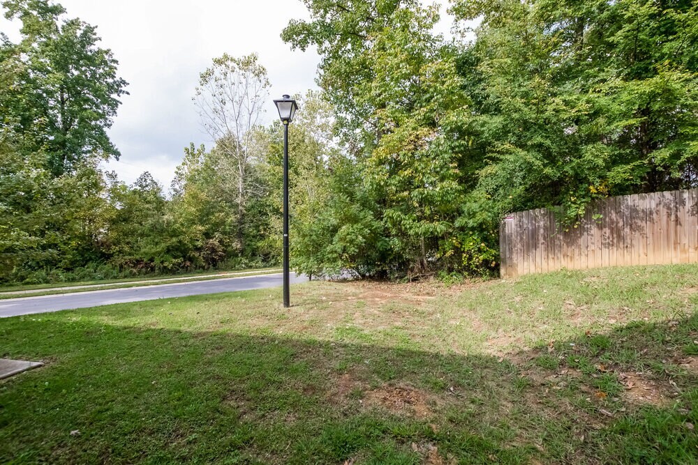 Building Photo - 1003 Korp Rd