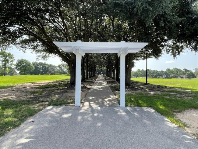 Building Photo - 15122 Red Cedar Cove Ln