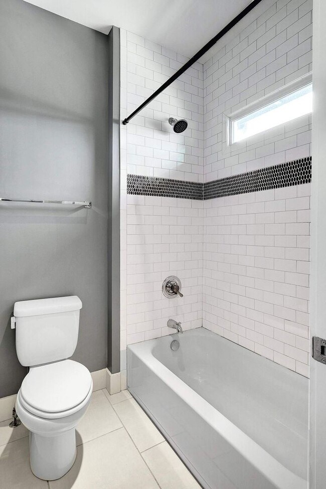 Building Photo - EAST NASHVILLE - FOUR BEDROOM Historic Home with amazing views of Nashville Skyline!