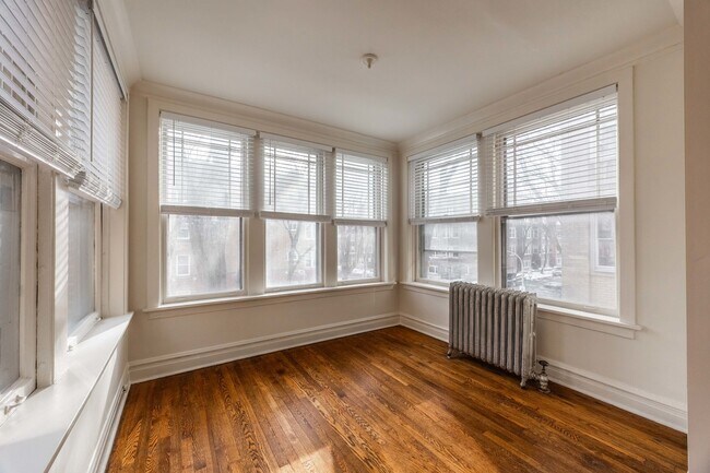 Building Photo - 1432 W Jonquil Terrace