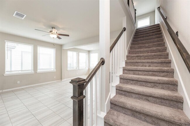 Building Photo - 2511 Manor Valley Ct