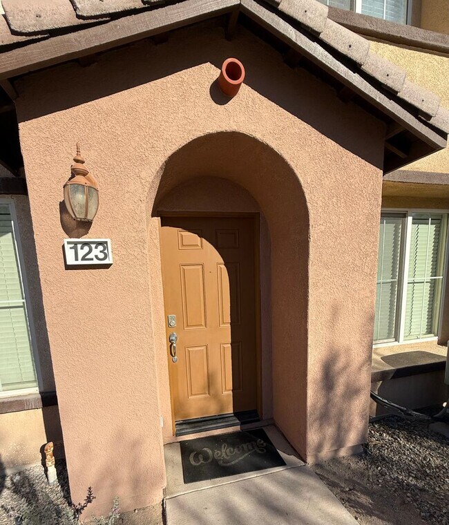 Building Photo - Move-In Ready 2BR / 2.5BA Condo for Rent – Villas Serena