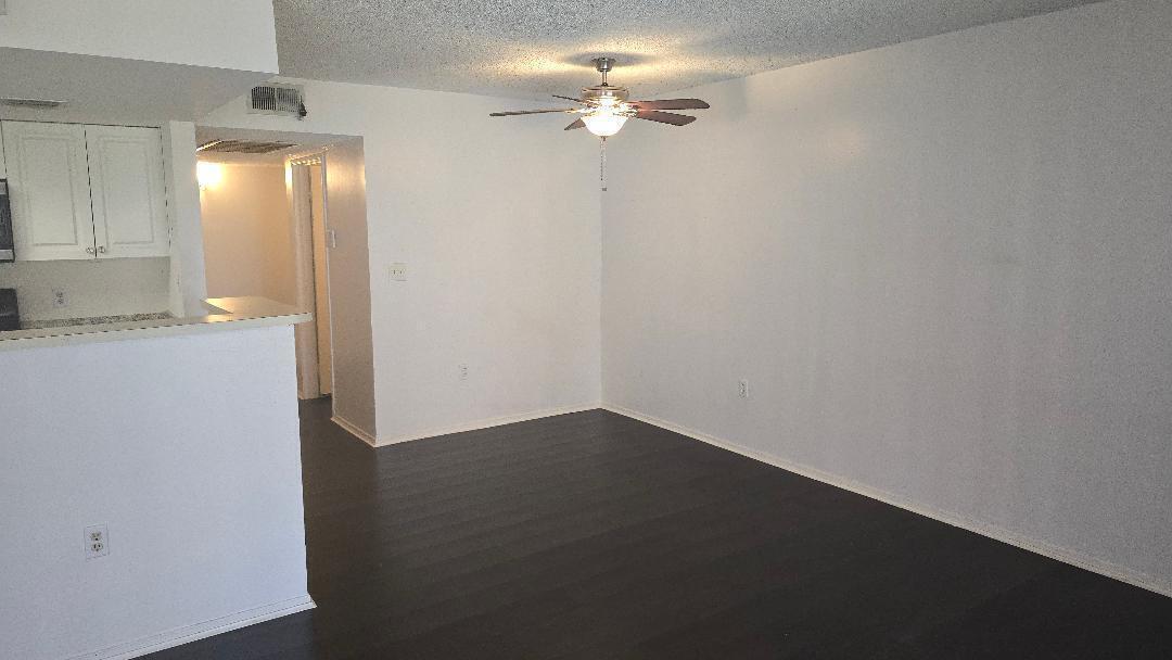 Building Photo - 3194 Coral Lake Ln