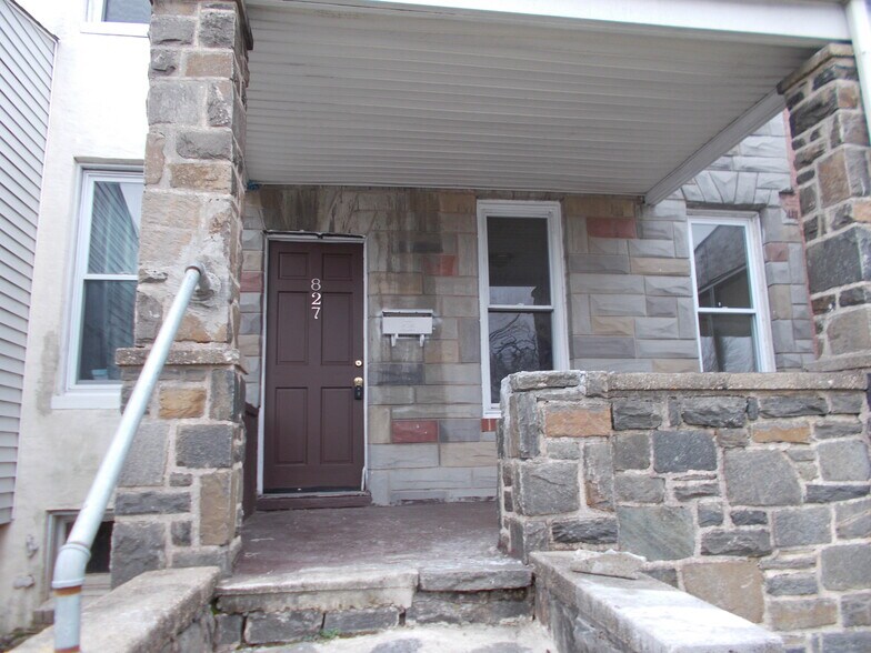 Primary Photo - 827 E Patapsco Ave