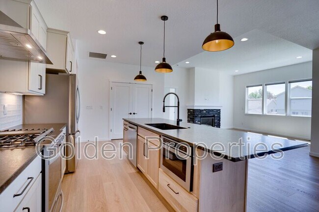 Building Photo - 7768 N Girard Cir