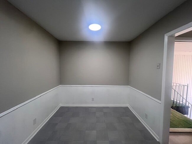 Building Photo - 1608 Fayette Ave