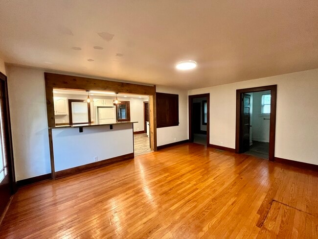 Building Photo - 41W655 Main Street Rd