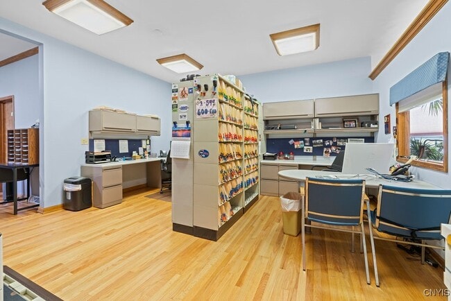 Building Photo - 1628 W Genesee St