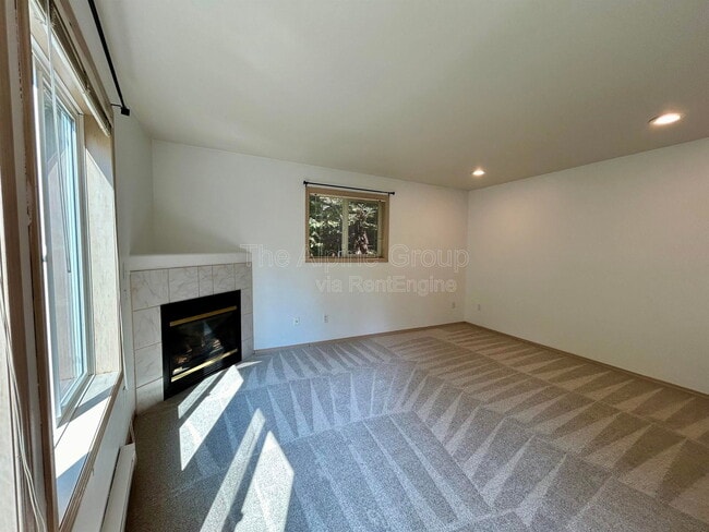 Building Photo - 11015 SW 41st Ave