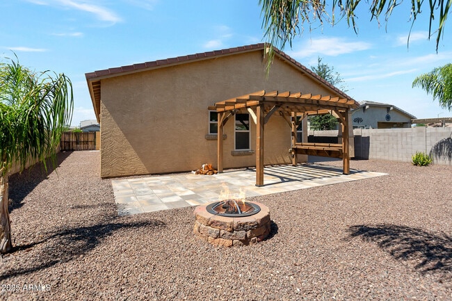 Building Photo - 18021 W Tasha Dr