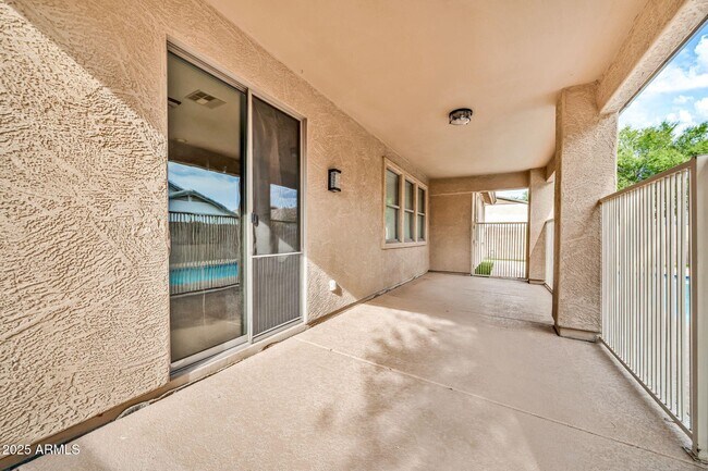 Building Photo - 7859 W Redbird Rd