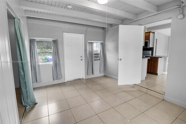Building Photo - 272 NW 30th Terrace