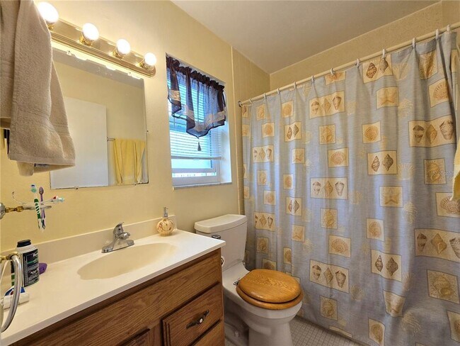 Building Photo - 1120 Rue Des Chateaux