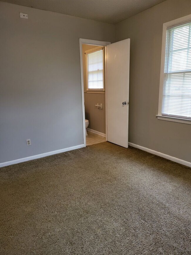 Building Photo - Decatur