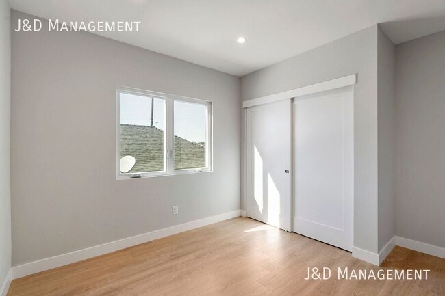 Building Photo - Brand New Build - Beautiful New Townhome