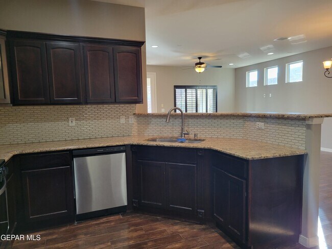 Building Photo - 2140 Honour Point Pl