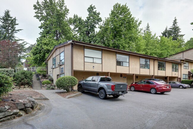 Building Photo - $500 Visa Card Plus 1 Month Free!! Nice Corner Unit Studio Apartment, Great Location!