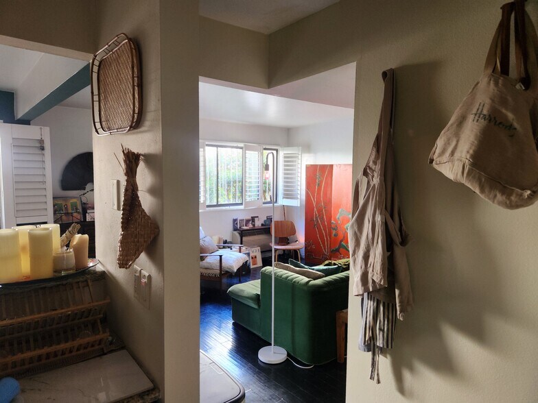 Building Photo - 435 S Virgil Ave