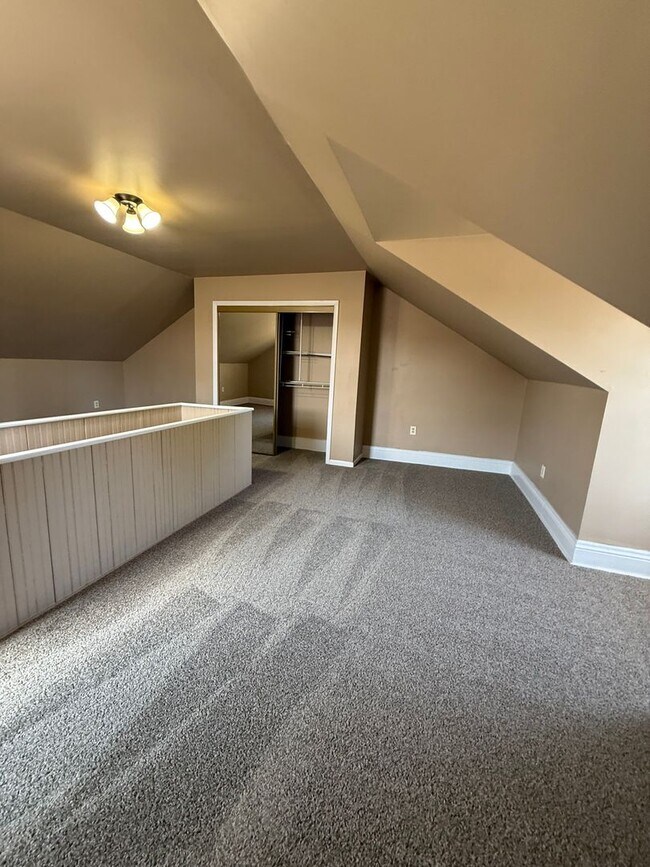 Building Photo - 3 Bedroom Arlington / Southside Slopes Tow...