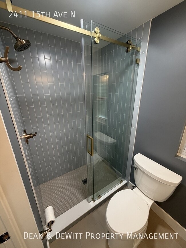 Building Photo - 2411 15th Ave N