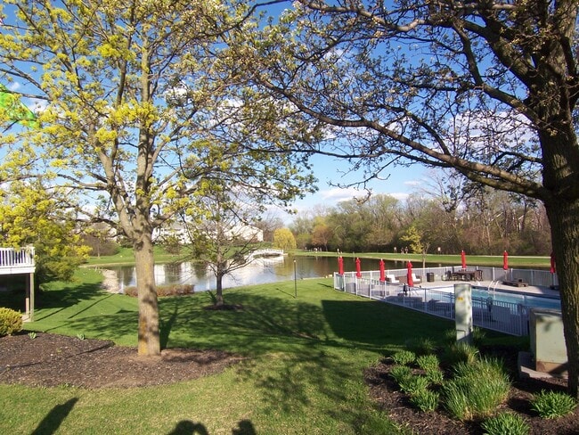 Building Photo - 109 Fieldcrest St