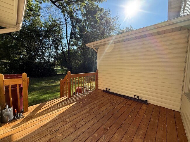 Building Photo - 2 Bedroom 1.5 Bath Townhome located in Greeneville, TN