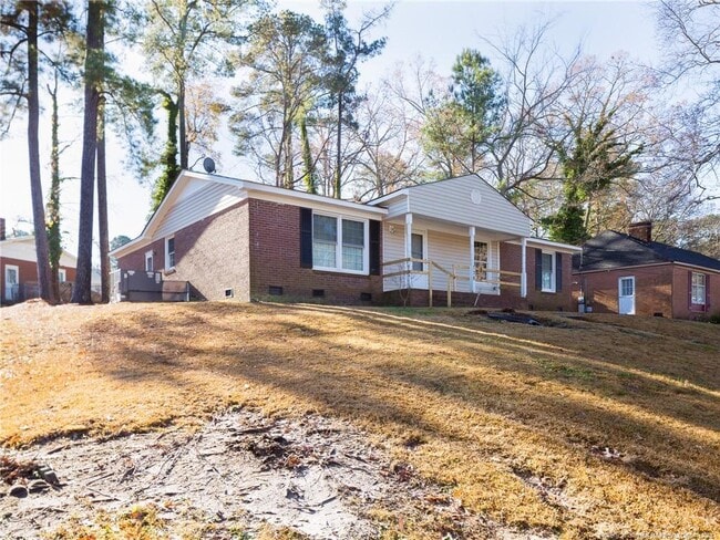 Primary Photo - 738 Ashboro St