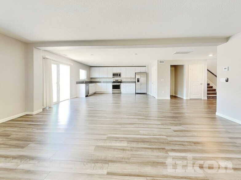 Building Photo - 8941 Elk Ravine Dr