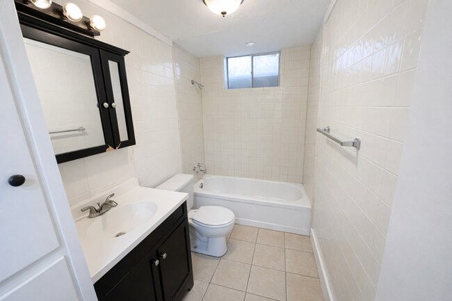 Building Photo - Weber Triplex