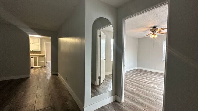 Building Photo - Spacious 3 Bed, 2 Bath Just Minutes from the Beach
