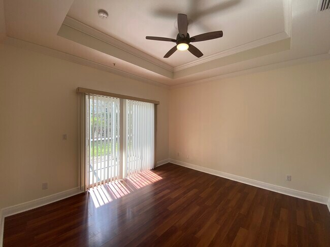 Building Photo - 12101 Santaluz Dr