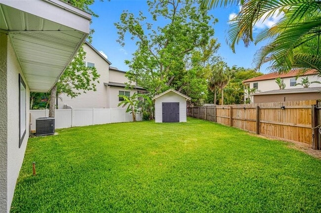 Building Photo - 2851 W Bay Ave