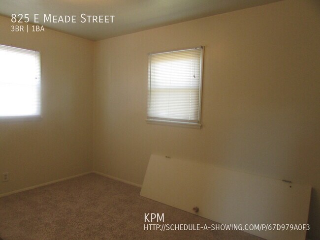 Building Photo - 3 BEDROOM | 1 BATH | CARPORT | SOUTH