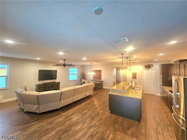 Building Photo - 1919 SW 26th Terrace