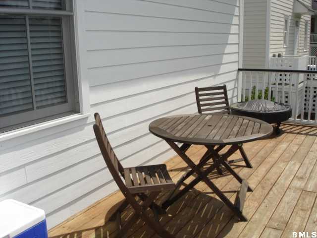Building Photo - 45 Holbrook Dr