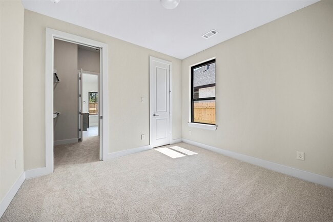 Building Photo - 233 Trapper Creek Dr