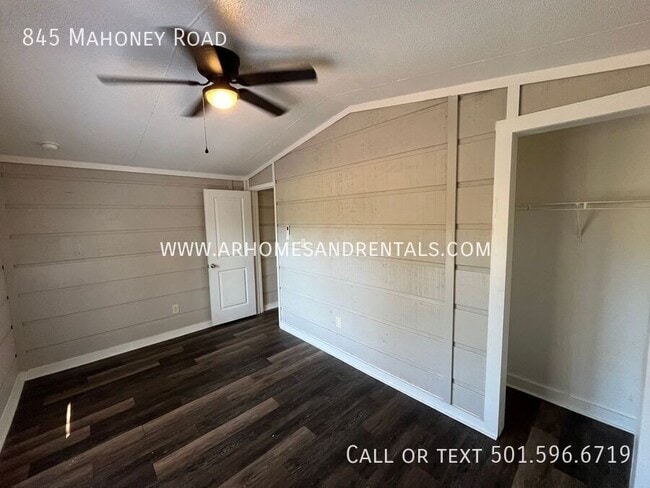 Building Photo - 845 Mahoney Rd